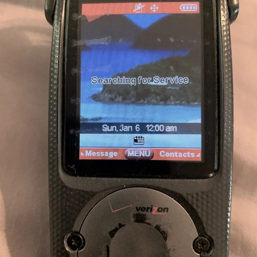 Rugged Casio G'zOne Type-V Gray & Black Verizon Very Rare Flip cell Phone Bundle